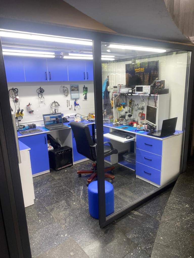 VoltFix խանութ — ցուցափեղկ